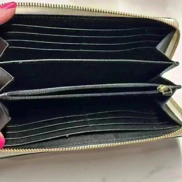 Coach Pebbled Leather Turnlock Bow Accordian Zip Wallet Cream 53415 - Picture 6 of 6